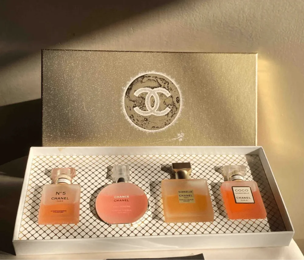 Chanel Mini Perfume Set - Four Iconic Fragrances / طقم عطور شانيل الفاخر - أربع روائح أيقونية